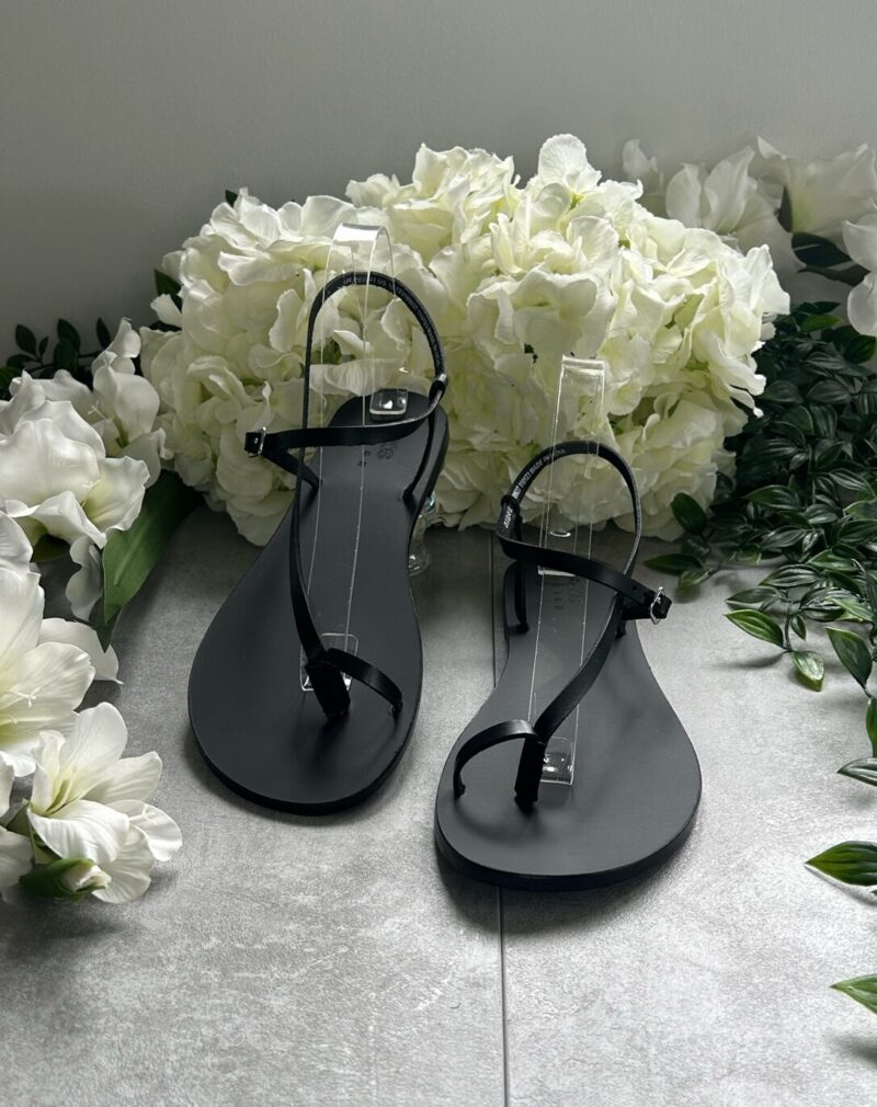 Toe-Loop Sandal (Black)