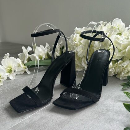 Single Strap Block Heel (Black)